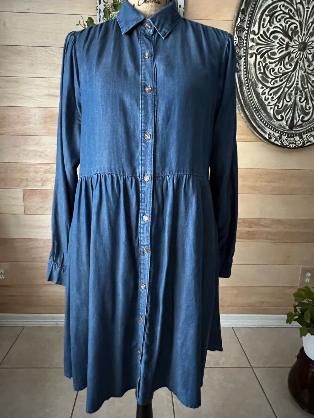 Time and Tru Button-Front Long Sleeve Denim Dress - Blue Size Medium